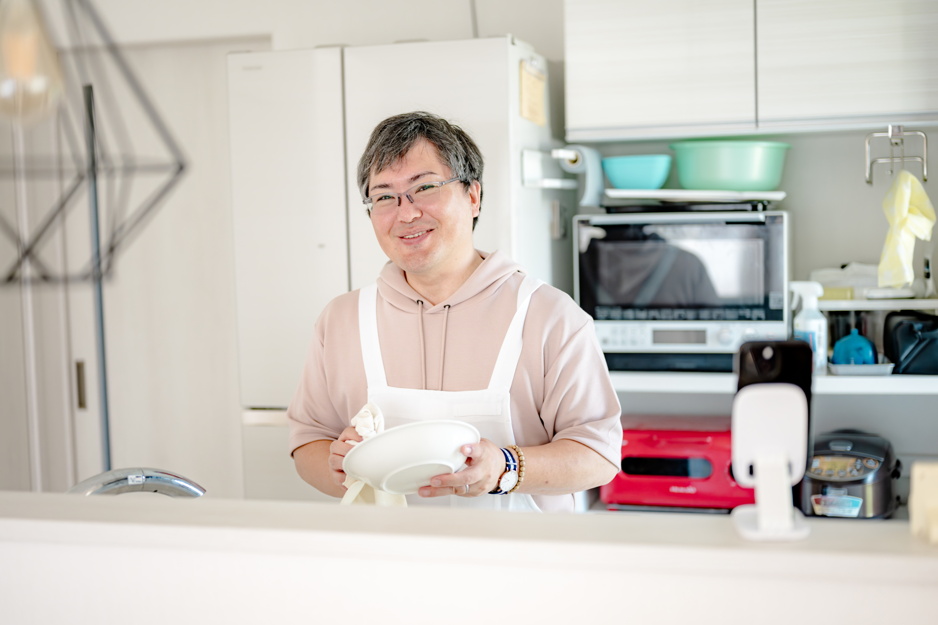 家事をしている男性